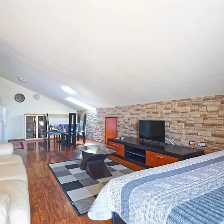El Faro By Rent Istria *